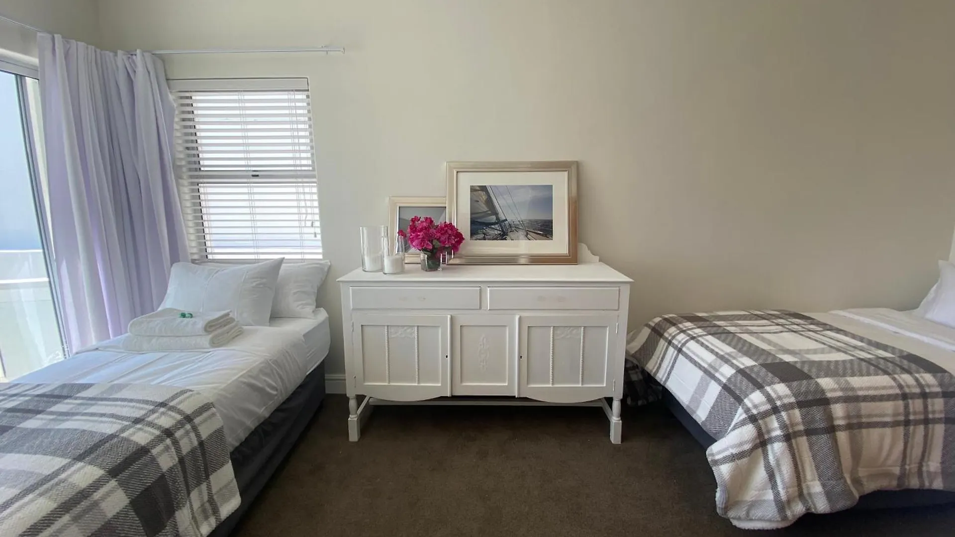 280 Kloof Road Villa Clifton Cape Town 0*,